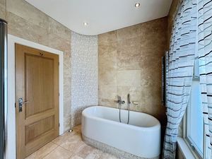 Photo 15- click for photo gallery